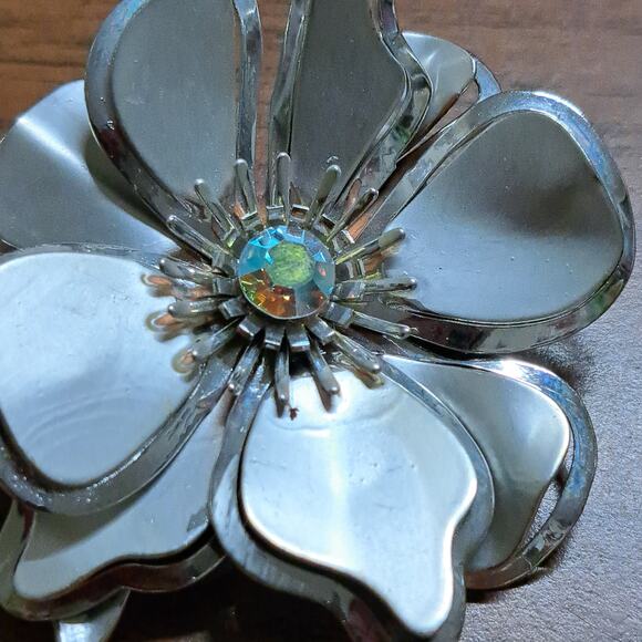 Silvertone Large 3" Layered Flower Brooch Aurora Borealis stone in center READ - Picture 2 of 5